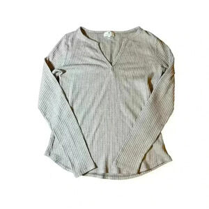 Socialite v neck long sleeve shirt size small perfect for layering in winter